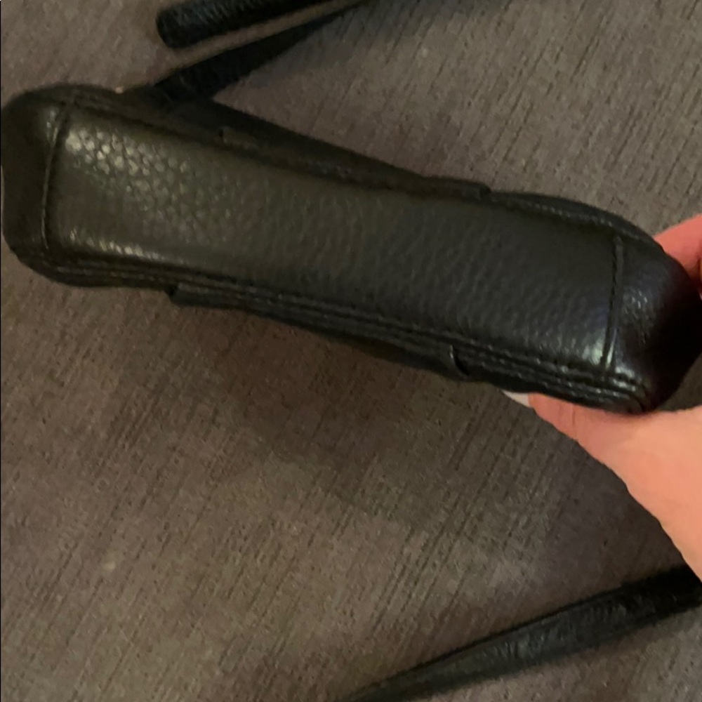 Authentic Michael Kors Small Leather Crossbody - Picture 4 of 10